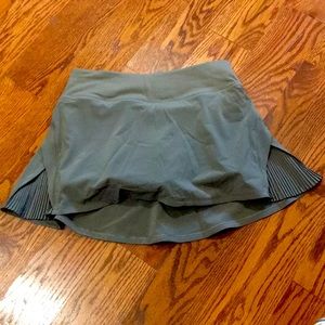 New green Lululemon tennis skirt